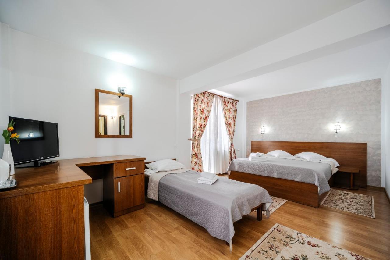 Pension Valeria Voronet Buitenkant foto
